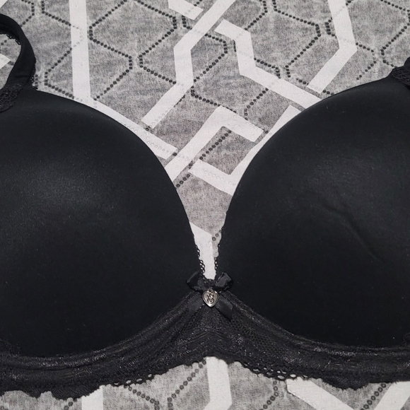 Bras - Picture 6 of 6